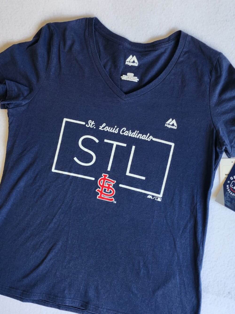 Majestic St. Louis Cardinals V-Neck Graphic T-Shirt Women's M